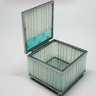Шкатулка-куб из стекла «Кружочки и полоски»